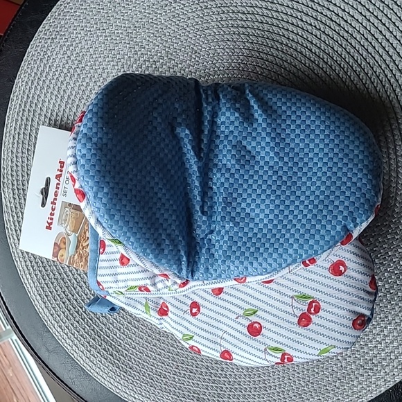 🍒KitchenAid Mini Mitts - Picture 4 of 7